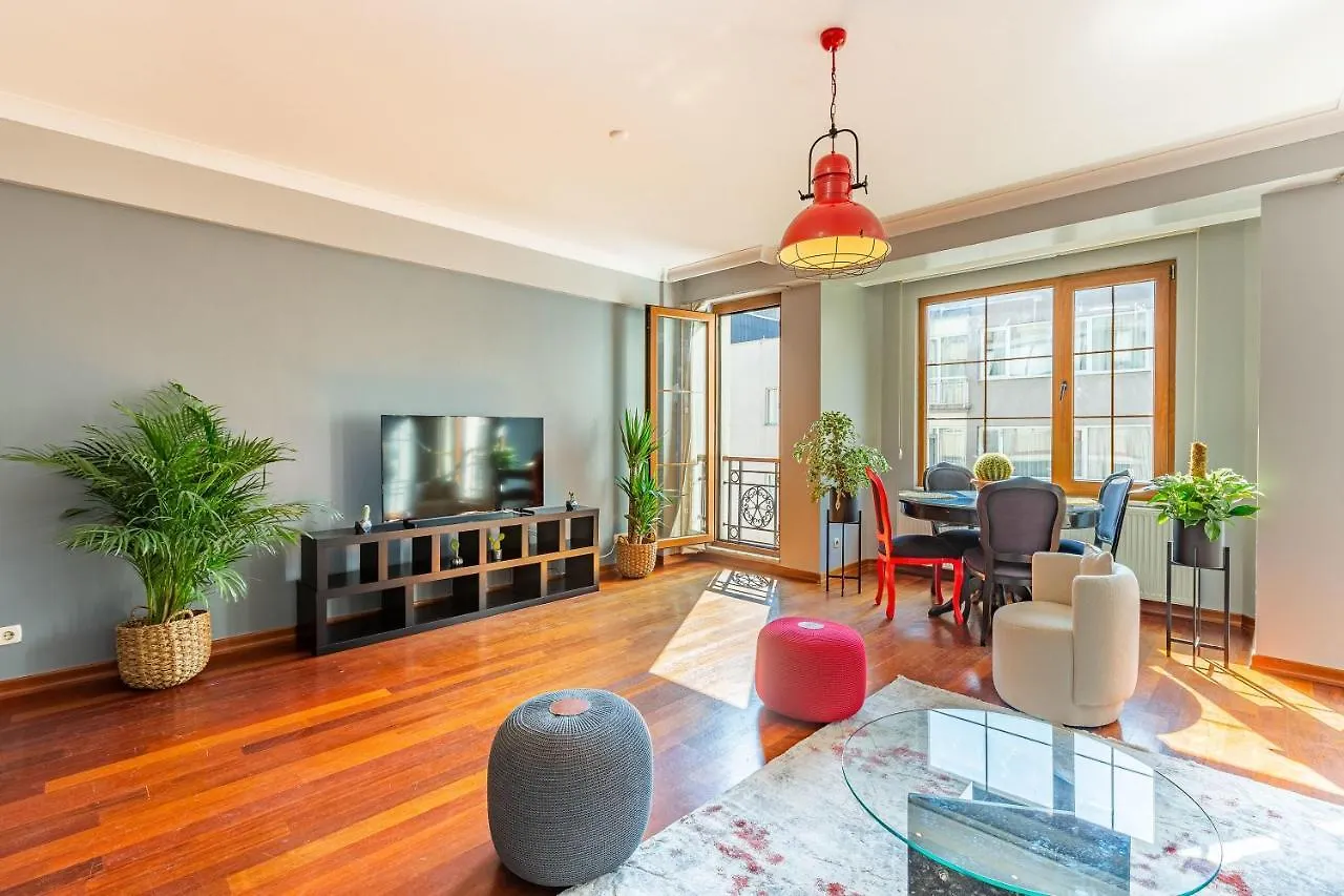 이스탄불 Outstanding Flat With Calming View Near Trendy Attractions In Nisantasi 아파트